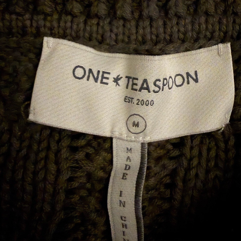 One Teaspoon Olive Green Knit Sweater Label Detail - Picture 2 of 2